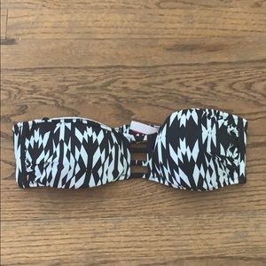 Victoria’s Secret bikini top